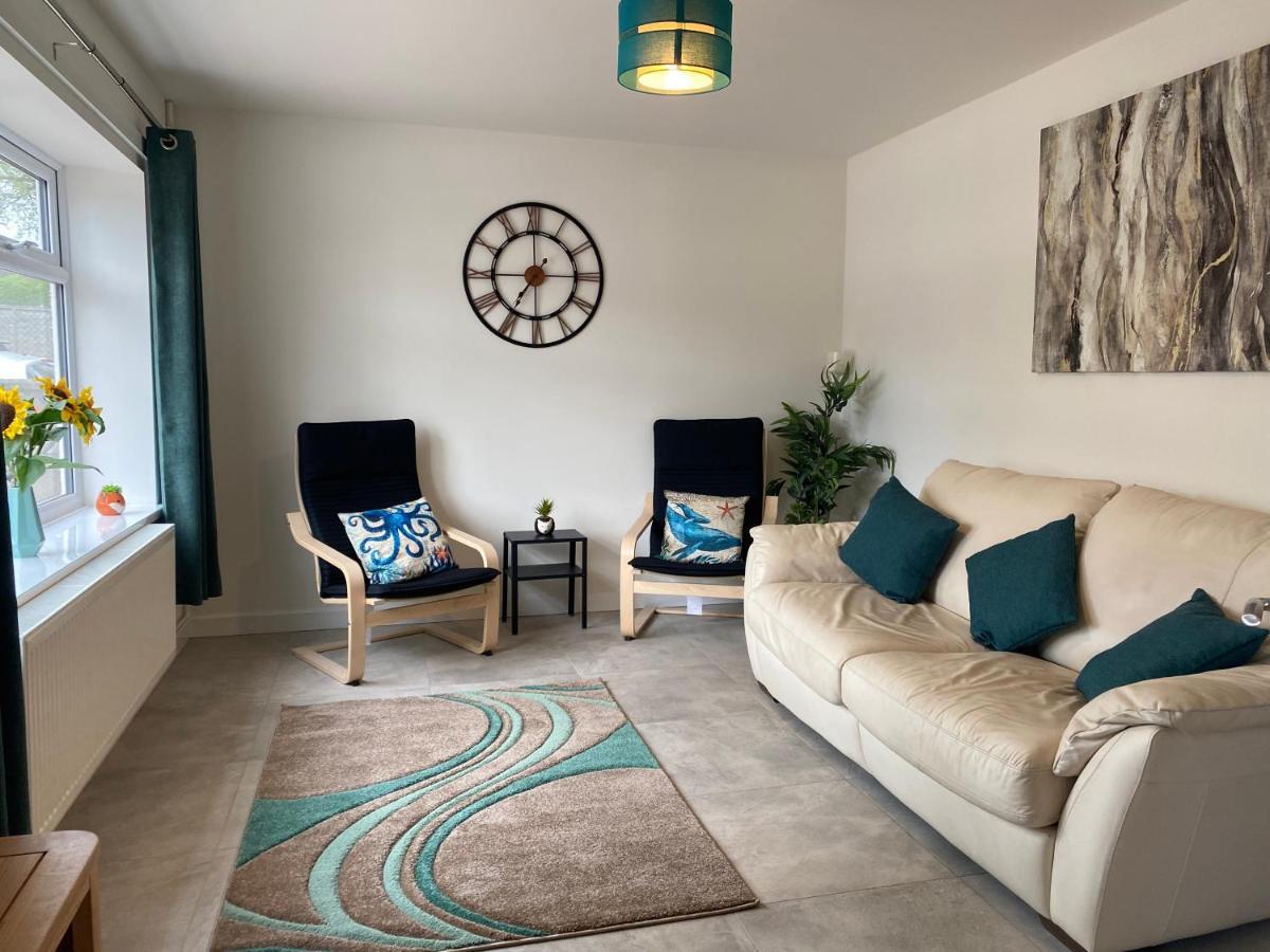 Modern Family Home With Off-Road Parking Cardiff Luaran gambar