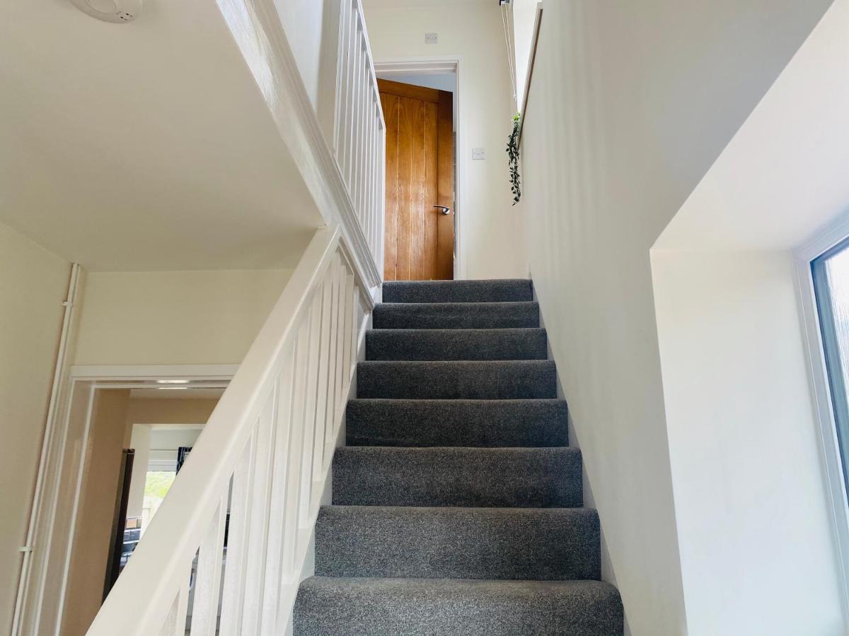 Modern Family Home With Off-Road Parking Cardiff Luaran gambar