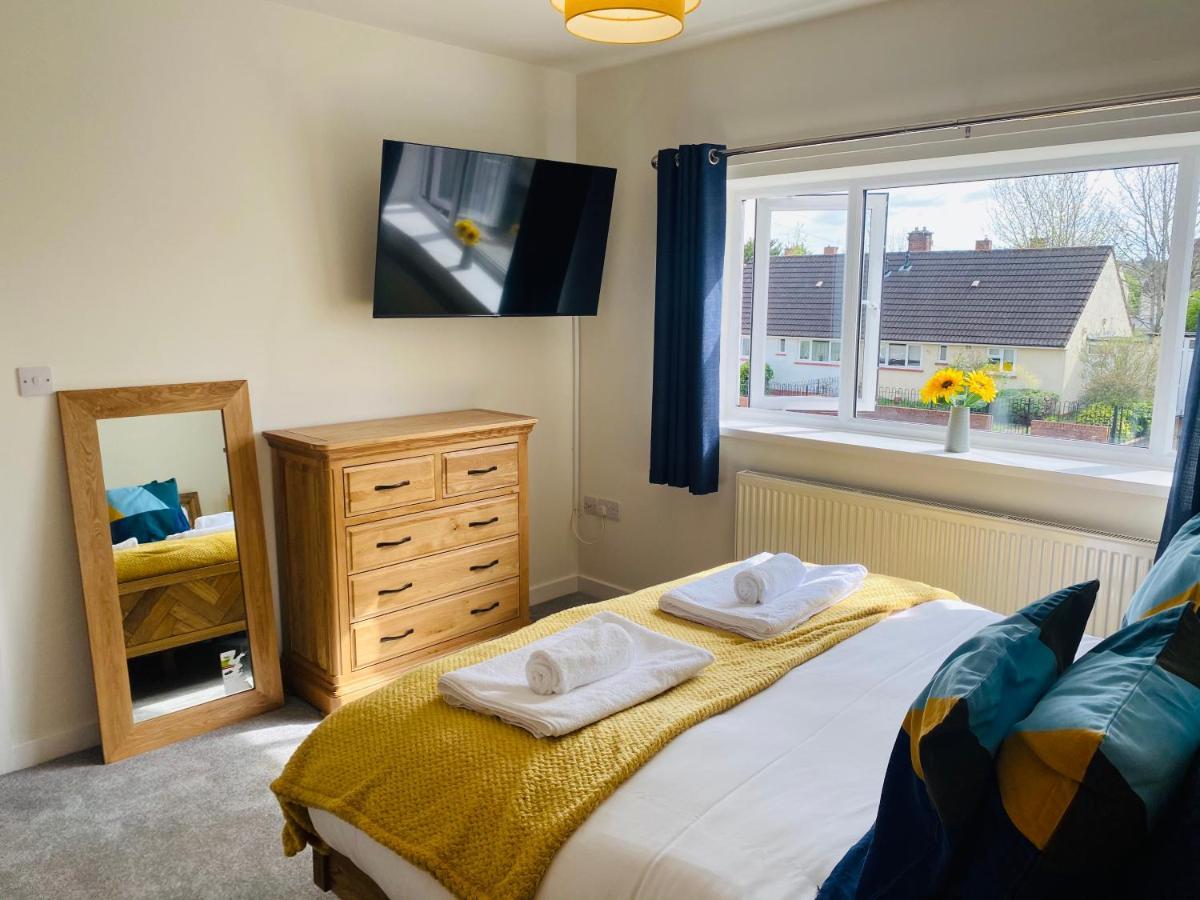 Modern Family Home With Off-Road Parking Cardiff Luaran gambar