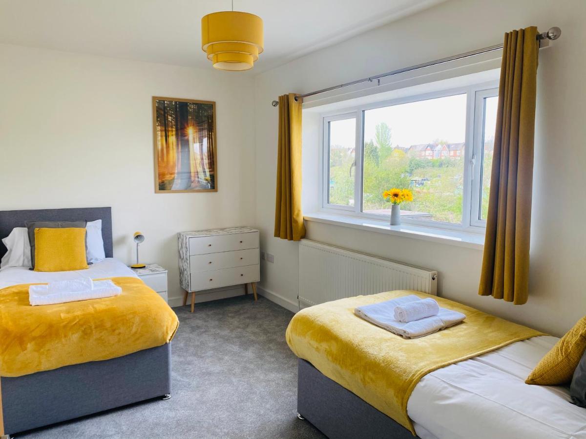 Modern Family Home With Off-Road Parking Cardiff Luaran gambar