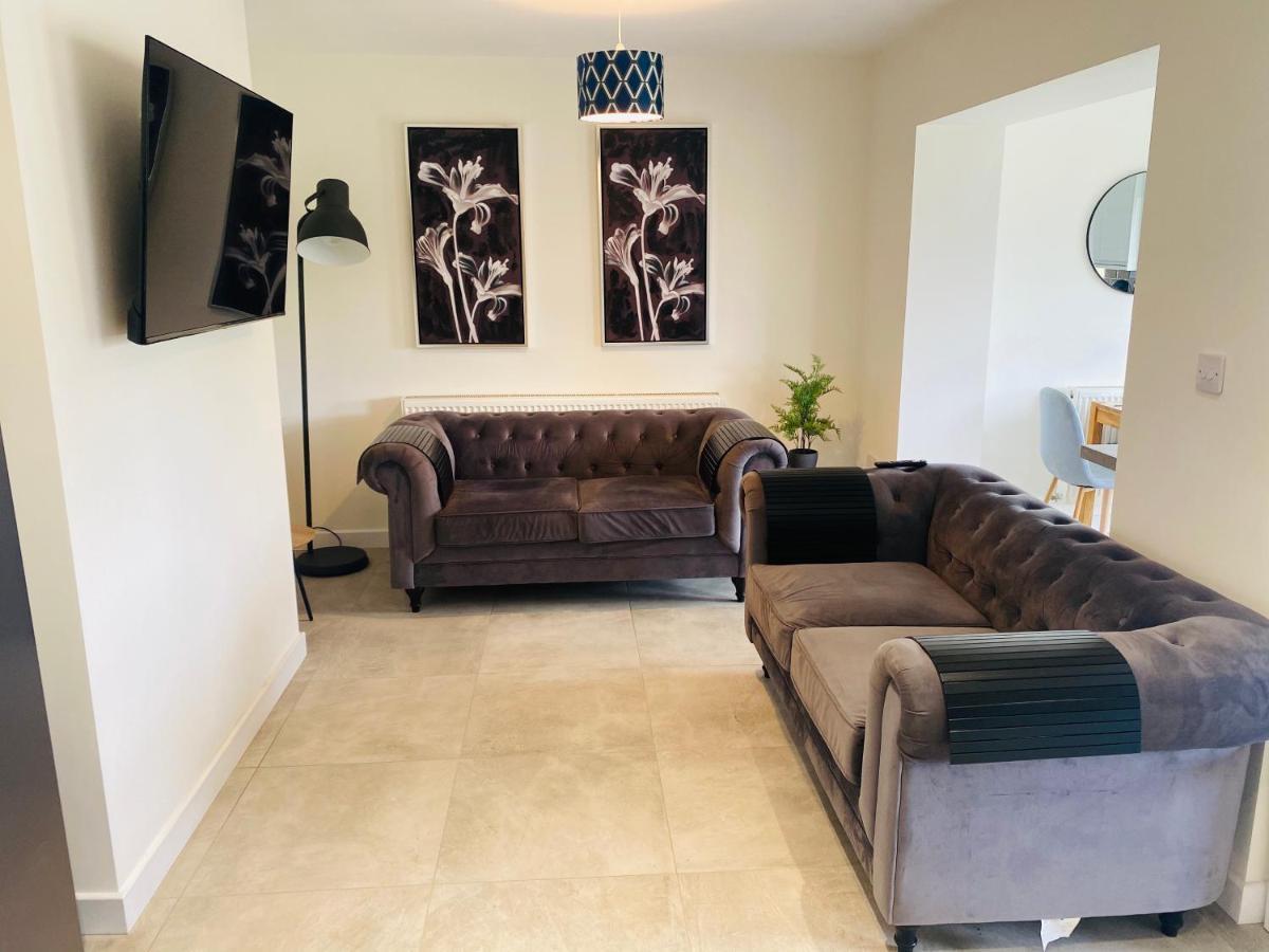 Modern Family Home With Off-Road Parking Cardiff Luaran gambar
