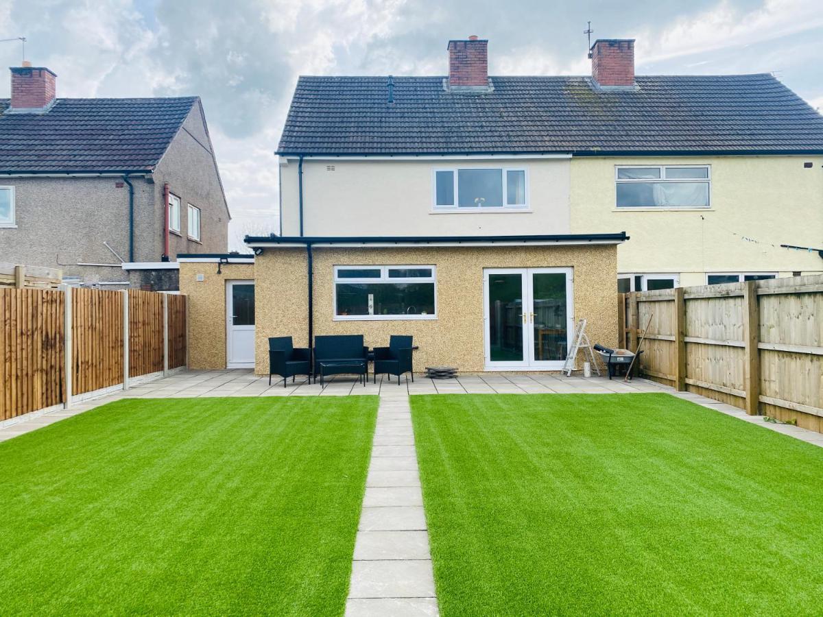 Modern Family Home With Off-Road Parking Cardiff Luaran gambar